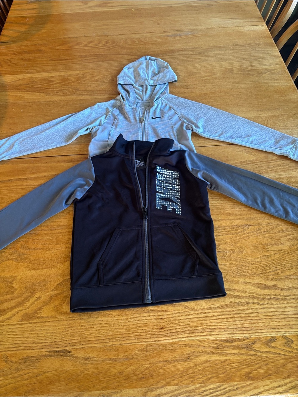 Kids Nike Black zippered sweatshirt and kids Gray Hoodie - Picture 4 of 6